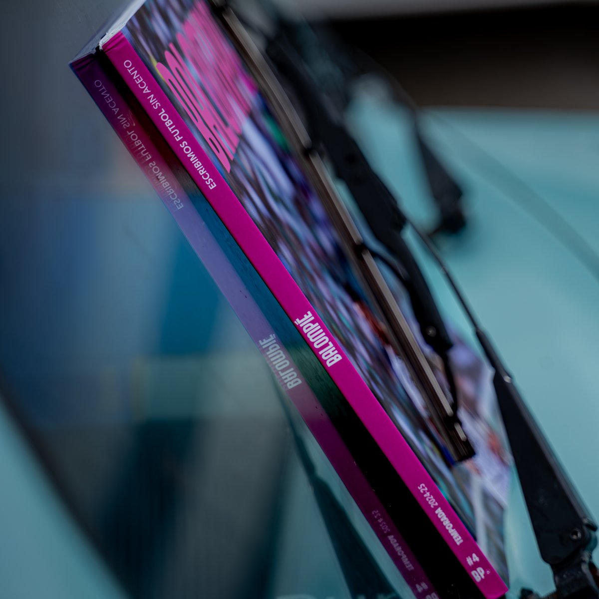 tioleyendas's tweet photo. Si alguien de acá ha tenido ganas de leer la revista Balompié, pero no ha podido adquirirla, les dejo este Flipbook con 100 páginas de nuestros primeros 4 Números https://t.co/WdYRmcW0PR

Incluye:

-Reportaje Talacheros
-Perfil Enrique Borja
-Investigación Tigres y Rayados
-Crónica Toros Neza
-Crónicas México en Francia 1998
-Entrevista Emilio Maurer
-Relato Necaxa vs Pelé
-Investigación Pumas y UNAM
-Crónicas América 94-95 (edición adidas)