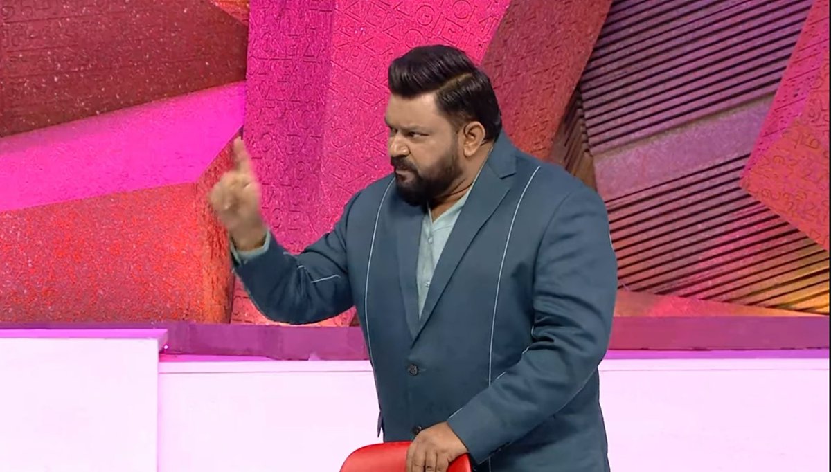 To elites:
"நைட் ஷிப்ட் முடிச்சிட்டு வரப்போ, நாய் தொரத்தி பயந்து ஓடி இருக்கியா?

"நாய் கடிச்சு உயிர் பயத்துல அழுத குழந்தையை தூக்கிட்டு போய் இருக்கியா? 

"சந்துல வந்தவன் வண்டில குறுக்க விழுந்து, விபத்தாகி மூணு மாசம் வேலைக்கு போகமுடியாம இருந்திருக்கியா? 

#StrayDogs