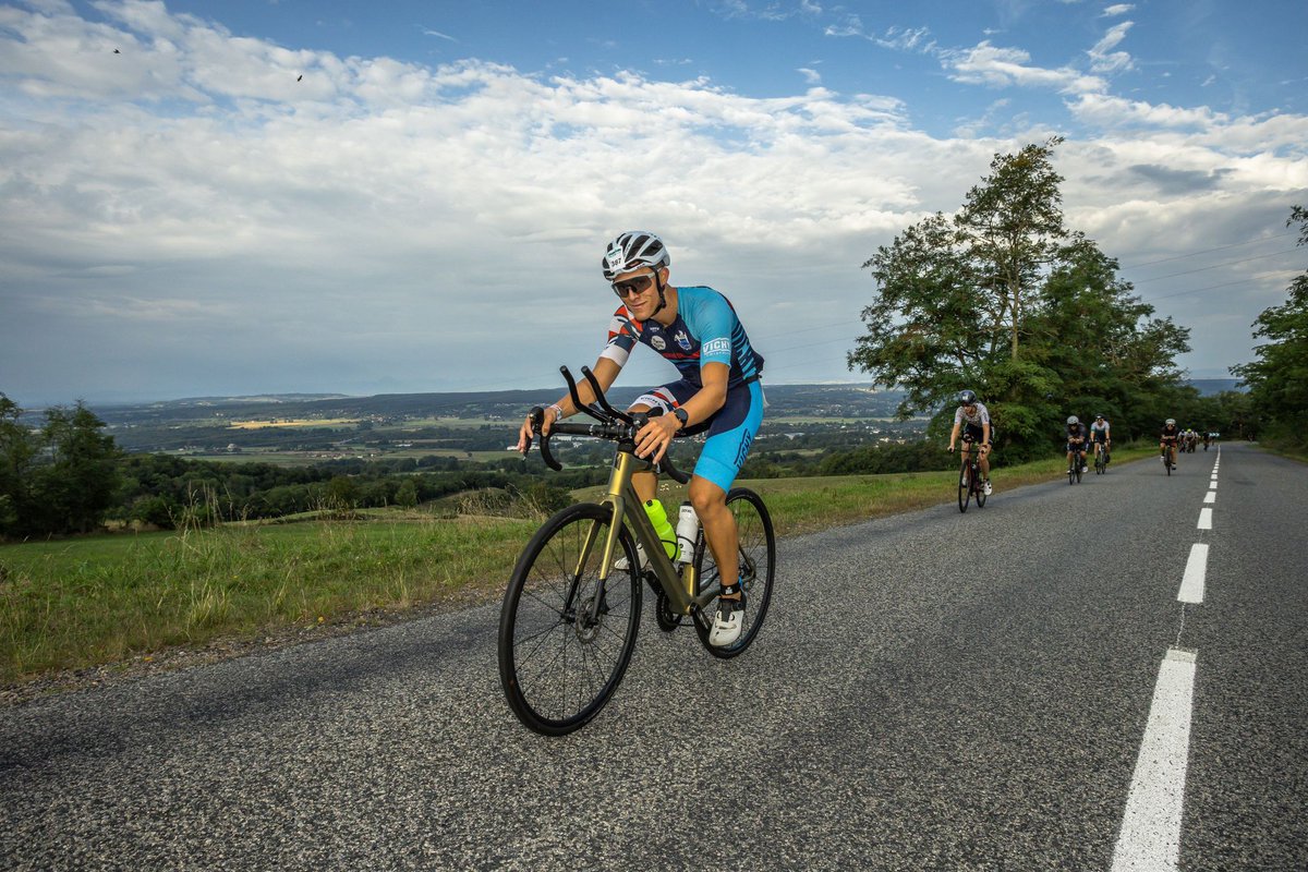 [#Sport] IRONMANVichy, le 24 août 2025 ! 🏊‍♂️🚴‍♀️🏃‍♂️
2500 athlètes s'élancent sur l'IRONMAN 70.3. Encouragez-les le long du parcours ! 🥳
Déviations et infos : vichy-communaute.fr/ironman-70-3-v…