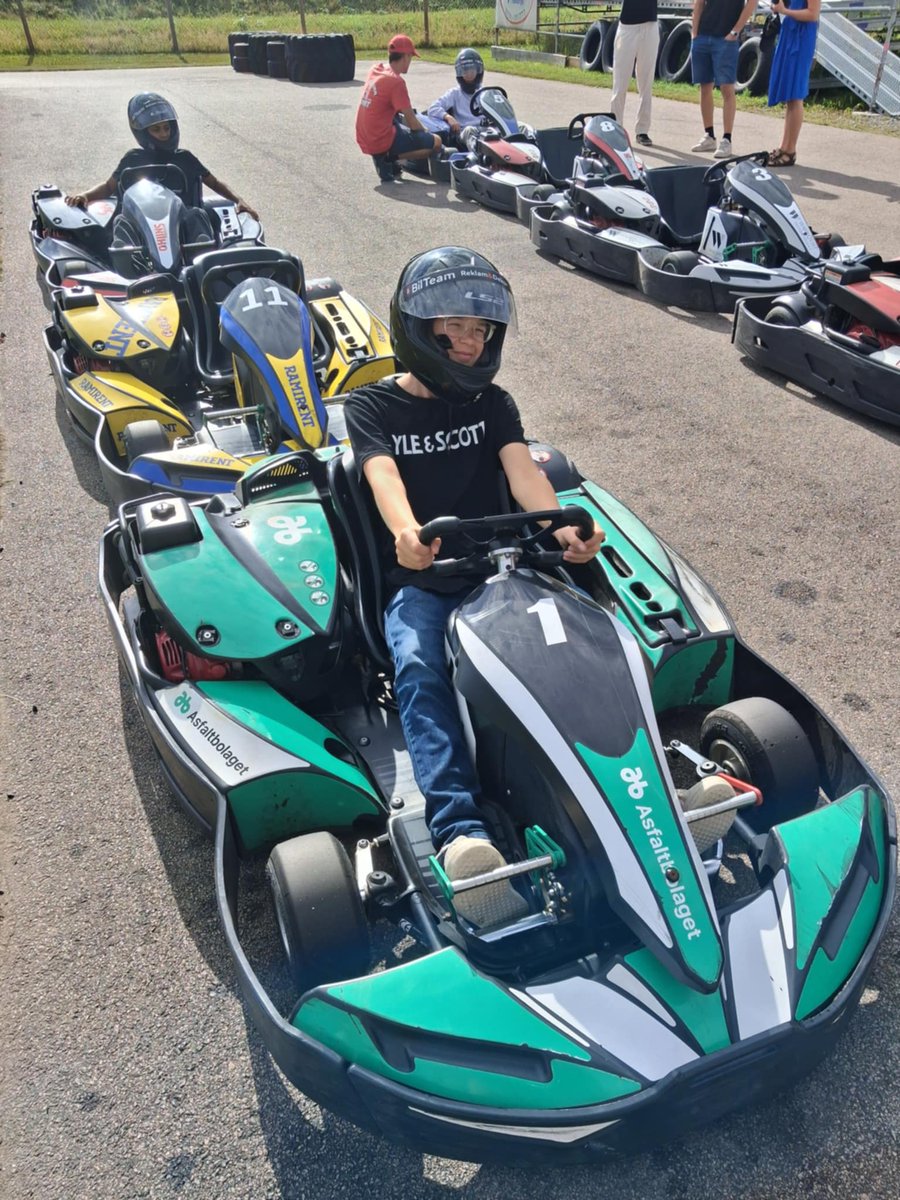 victorc35's tweet photo. Ett stort tack till alla som var med i söndags både personal föräldrar och deltagare 🙏💚 och ett stort tack till BLN Karlskrona hyrkart och mhf #barnicentrum #bln #gokart #välgörenhet #dontdrinkanddrive https://t.co/YPsYvynHkH