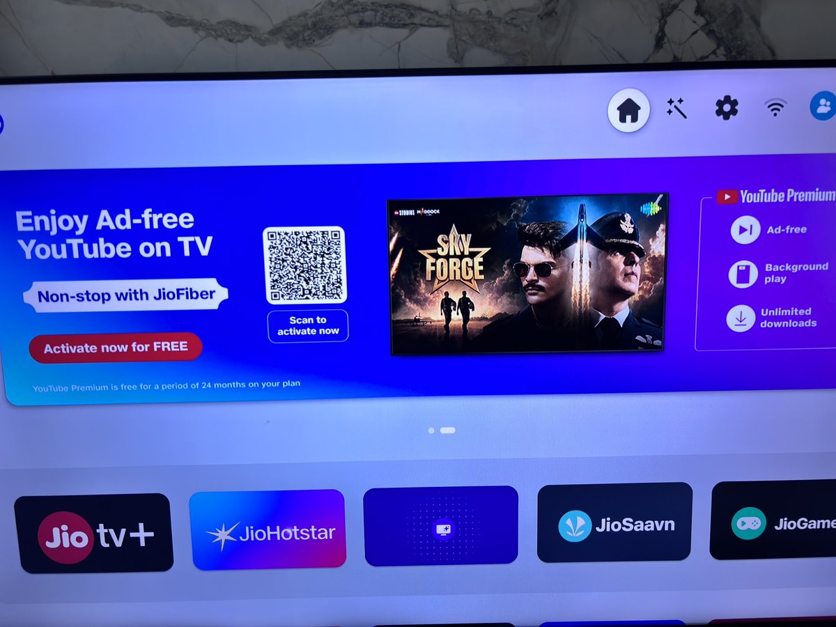 SumitCh89363077's tweet photo. @JioCare @reliancejio everyday once you show me banner of youtube free for 24 months. But whenever i scan i does not show me anything i am having a 999 plan. If you dont wana give to customers atleast dont promote. Here is the image: https://t.co/9zWy5siEcu