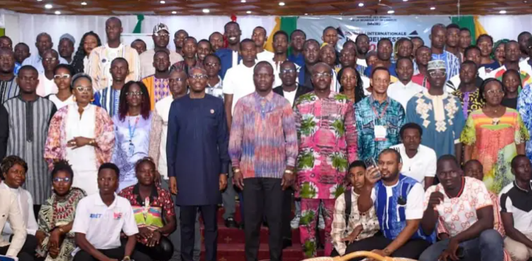 #Burkina Journée internationale de la jeunesse 2025 : les jeunes scellent le pacte pour la paix et la souveraineté

Lire la suite: sidwaya.info/journee-intern…

#Sidwaya