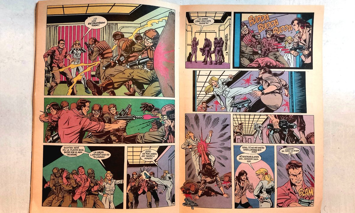 doctorfrusna's tweet image. Me acabo de encontrar en un cajón por casa, la adaptación oficial de #dccomics de la película #TotalRecall... 35 años tiene ya!! 😬 Lo recordáis?