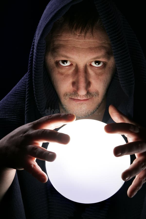 Je hebt onderhand een glazenbol nodig zo summier zijn de beschrijvingen tegenwoordig