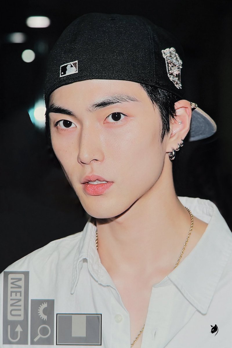 xnghansource's tweet image. THIS INSANE FACE CARD MY GOD