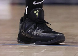 JustFreshKicks's tweet photo. Arike Ogunbowale wearing the "Black" Nike Kobe 5 "Year of the Mamba" 🐍🖤 https://t.co/mUTNrBVxnl