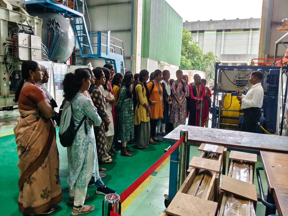 MoesNiot's tweet image. 🌊NIOT welcomed 180 students and 7 faculty from Rajalakshmi Institute of Technology & VIT to explore cutting-edge marine tech and ocean engineering.
Prof. Balaji Ramakrishnan inspired them to dive into sustainable ocean innovations.
#STEM #OceanTech #Innovation
@moesgoi
