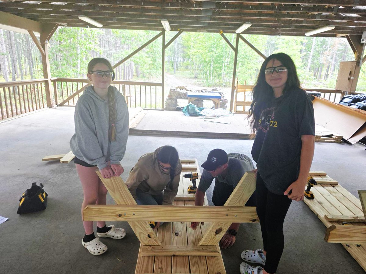 skillsontario's tweet image. Picnic tables are not the only things being built during the Skills Ontario Community Build in @GardenRiver! 🌟🪚🧰

Event participants are learning new #Carpentry skills while making something their community can enjoy for years to come. Great work everyone! 👏👏

Thank you to