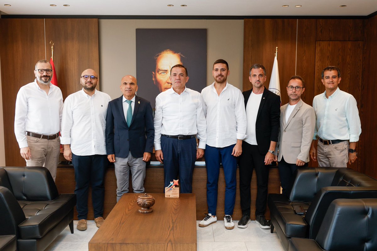 Mersin Yenişehir Belediyesi (@yenisehir_bel) on Twitter photo Başkanımız <a href="/EczAOzyigit/">Abdullah Özyiğit</a>, Rotary Kulübü Yeni Dönem Başkanı Reşit Can ve yönetimini makamında ağırladı. Görüşmede ortaklaşa yürütülecek projeler hakkında fikir alışverişinde bulunuldu. Başkanımız <a href="/EczAOzyigit/">Abdullah Özyiğit</a>, Rotary Kulübü Yeni Dönem Başkanı Reşit Can ve yönetimini makamında ağırladı. Görüşmede ortaklaşa yürütülecek projeler hakkında fikir alışverişinde bulunuldu.