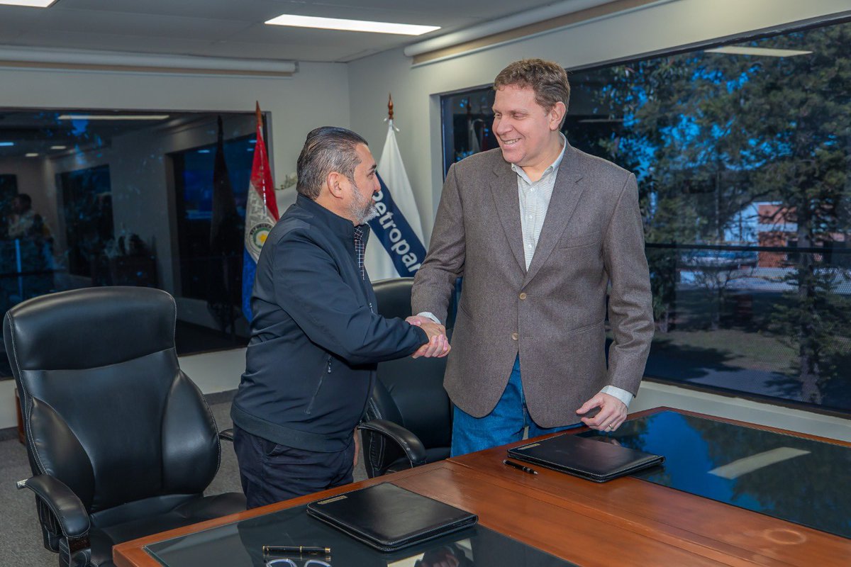 El presidente <a href="/EddieJara1/">Eddie Jara</a> y el intendente de la Municipalidad de Encarnación Alfredo Luis Yd Sánchez firmaron un convenio de cooperación interinstitucional 🤝

Este acuerdo nos permitirá trabajar juntos en iniciativas que generen beneficios concretos para la ciudad y la gente.