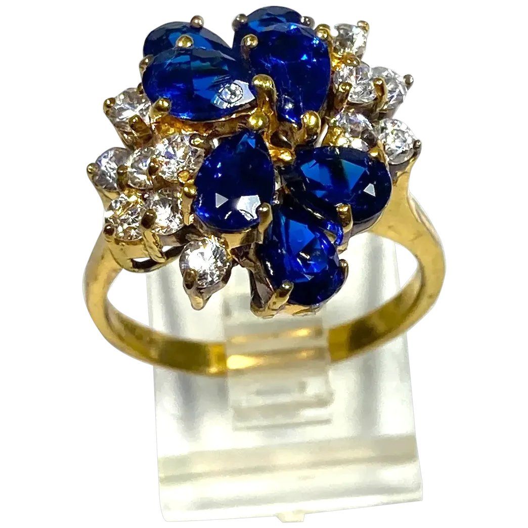 Sterling Silver Sapphire Blue and Clear Cubic Zirconia Cocktail Ring Size 8
#rubylane #vintage #retro #dangle #ring #SterlingSilver #CZ #vintagejewelry #giftideas #jewelryaddict #vintagebeginshere #jewelry #bargains #treasures 
rubylane.com/item/136230-E1…