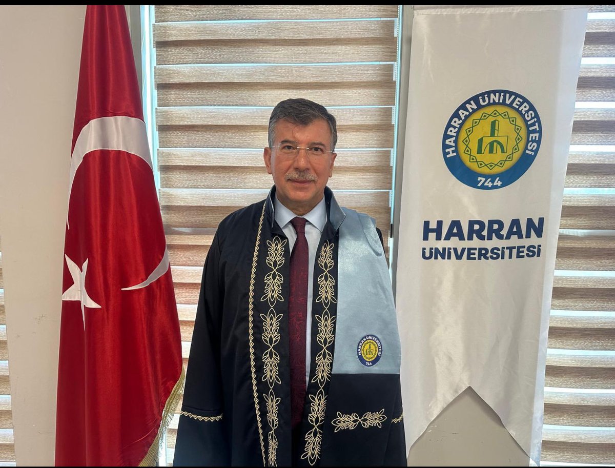 Harran Üniversitesi Lisansüstü Eğitim Enstitüsü Maliye Anabilim Dalı’nda yürüttüğü doktora çalışmasını tamamlayarak “Doktor” unvanını almaya hak kazanan milletvekilimiz Sn. Mehmet Ali CEVHERİ’yi tebrik ediyorum. ⁦⁦<a href="/malicevheri/">𝐃𝐫. 𝐌𝐞𝐡𝐦𝐞𝐭 𝐀𝐥𝐢 𝐂𝐞𝐯𝐡𝐞𝐫𝐢</a>⁩