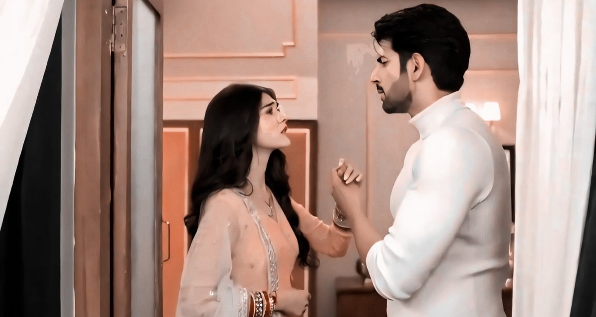 This whole scene is so beautiful.None of them spoke a word but they beautifully conveyed their words n feelings towards each other..

Silence that has so many emotions.
Emotions which are overflowing with feelings.
Feeling so many that words aren't enough.

#KumkumBhagya #PraShiv