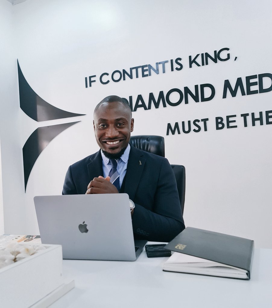 Lauthentical's tweet image. Ka out of nowhere mu birth month zoona, eh. 💯