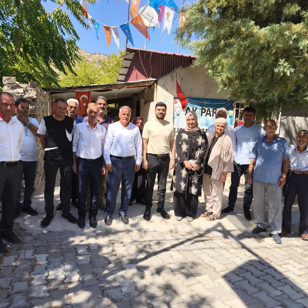 AK Parti Lice İlçe Teşkilatı yönetim kurulu toplantımıza katılarak ilçemizin önceliklerini ve hizmet hedeflerini değerlendirdik.

Teşkilatımızın azmiyle Lice için durmadan çalışacağız! 🇹🇷

#AKParti #Lice #Teşkilat

<a href="/AvErsanAksu/">Av. Ersan AKSU 🇹🇷</a>