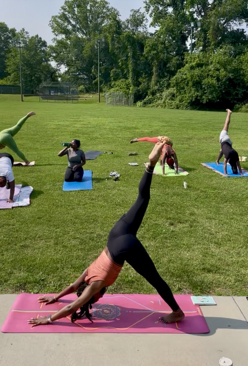 DCDPR's tweet photo. โ ๏ธ Daytime Workout-out Fitness Gardens series:
๐
8/13 | โฐ 9:30AM
๐ Oxon Run Park
๐งโโ๏ธ Yoga/Zumba/meditation in nature
๐ฆ Bring mat + water
โจ Last chance this summer!
๐ https://t.co/ldcvEps6qk
#DPRevents #DCWellness https://t.co/Mm8mpYx3Bf