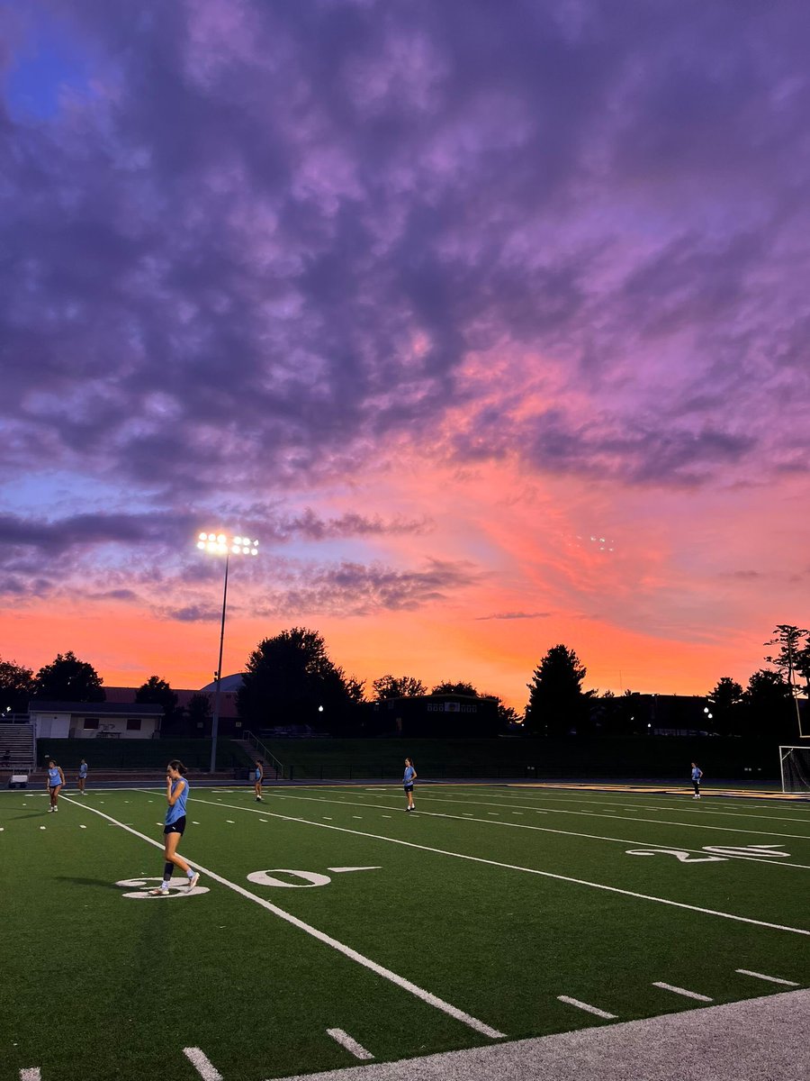 Graceland_wsoc's tweet image. Day 1 to Day 3 - the grind never stops! 💪⚽ Preseason vibes are strong and we’re ready for what’s ahead. 🐝💛 See the action in pic &amp;amp; vids! 📸🎥