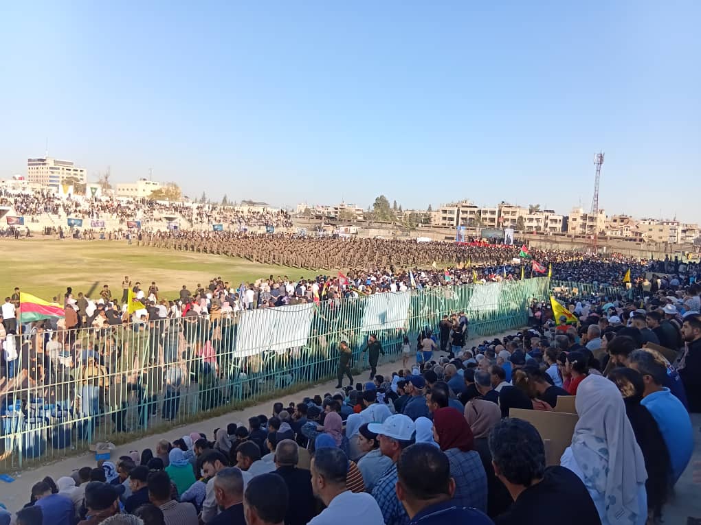 KomunistenRoj's tweet image. 📌Em di rêwîtiya wî ya dawî de xatir ji hevre Nurettîn Sofî, kesayetiyek pêşeng di şoreşa Rojava de dixwazin. Em sersaxiyê ji malbata wî û gelên xwe ya Kurdistanê re dixwazin.
Em soz didin şehîdan. Em ê destkeftiyên şoreşa xwe ya Rojava heta dawiyê biparêzin.