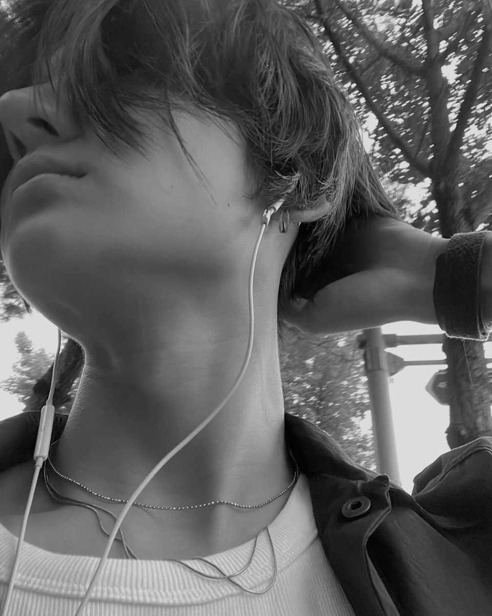 leowonzone's tweet photo. b&amp;w sangwon https://t.co/5CkornpNJb