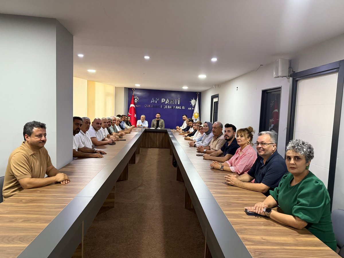 AK Parti #Çukurova İlçe Başkanlığı olarak haftalık olağan Yürütme ve Yönetim Kurulu Toplantımızı, İl Başkan Yardımcımız Hasan Dönmez ve İlçe Koordinatörümüz Mustafa İlkkahraman'ın katılımıyla gerçekleştirdik.

Birlik ruhu, güçlü teşkilat disiplini ve ortak hedeflerimiz