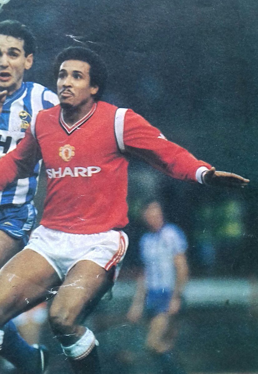 YesterdaysStars's tweet image. 🇾🇪Nearly 200 games for United before injury cut short his career at the age of 28. If you were lucky enough to see this lad play you know just how good he was , he did a lot of the graft for the team , a quality team player 

Remi Moses 🇾🇪
