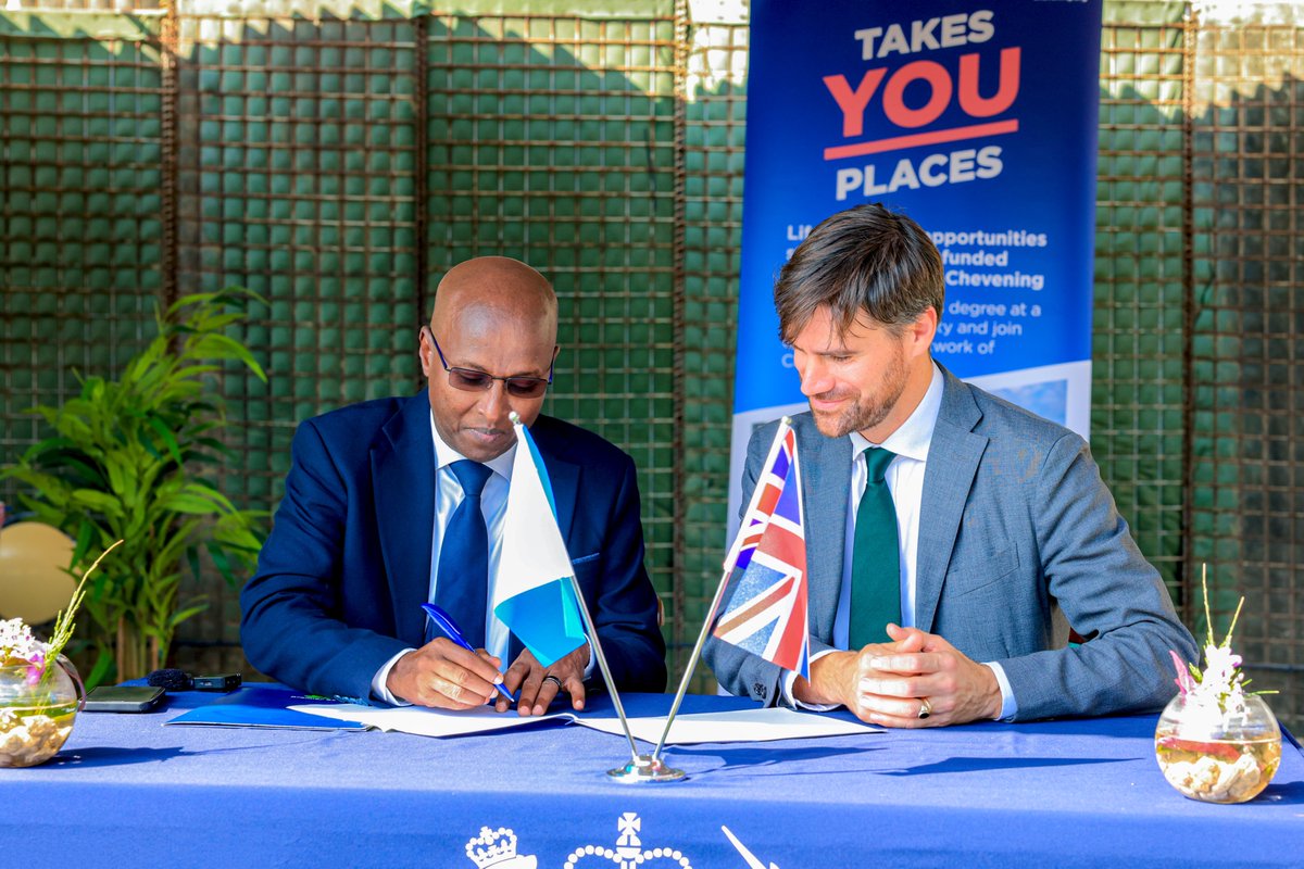 premierbankSO's tweet photo. At the 2025 #Chevening Engagement Event in Mogadishu, our CEO, Dr. Mohamed Ghedi Jumale, signed a partnership agreement with the British Ambassador @CharlesKingFCDO  to support a talented Somali student to pursue a master’s degree in the UK.
Investing in Somali talent is investing in our country’s future. 

#PremierBank #Chevening #Education