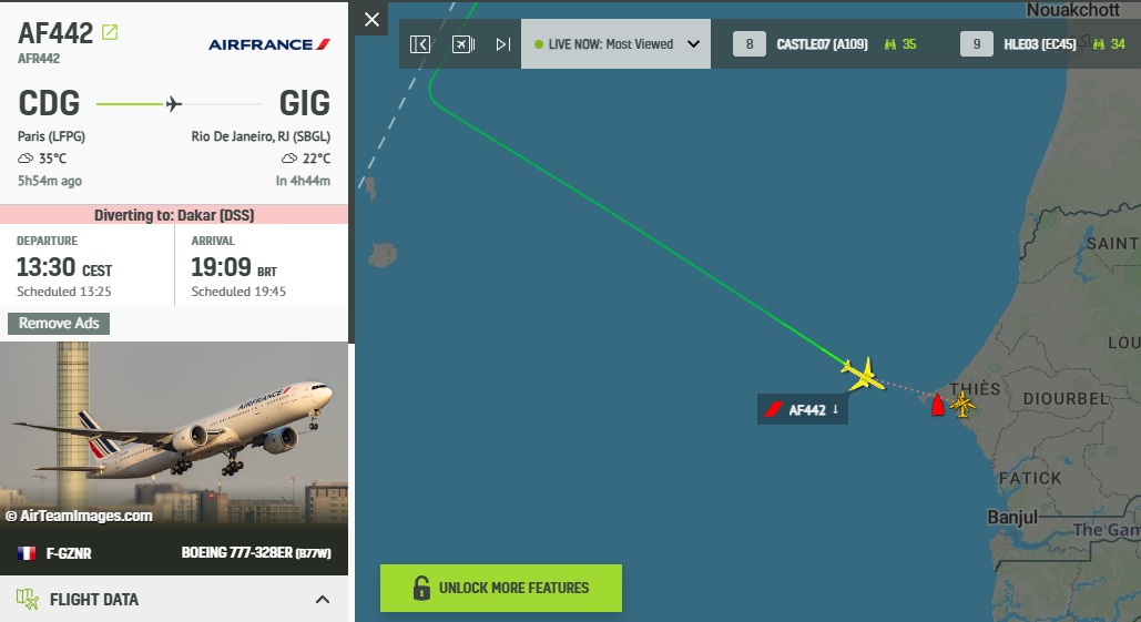 Um <a href="/Boeing/">The Boeing Company</a> 777-300 da <a href="/airfrance/">Air France</a>, que seguia de Paris (CDG) para o Rio de Janeiro (GIG), está sendo desviado para Dakar, no Senegal.

Ainda não há informações sobre o motivo do desvio.

Via <a href="/AirNavRadar/">AirNav Radar</a>
