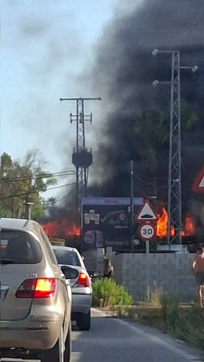 dianadecleene's tweet photo. Incendio Chiclana. Asador en cañada de los carabineros 
#incendio #asador #chiclana https://t.co/gnly1xl7mh