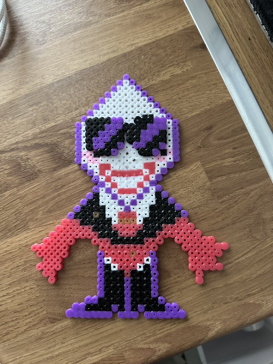 Finished her, shades included too ehee 😎

#Deltarune #DeltaruneChapter3 #Pippins #deltarunepippins