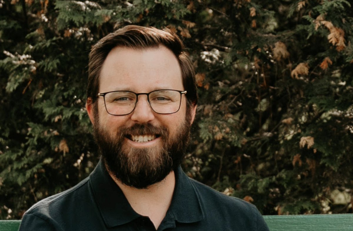 GIS4Teachers's tweet image. Meet Brian Beard, a #geography teacher who&apos;s bringing #maps to life in his classroom for over a decade. Using #ArcGIS, he engages his students in #realworld #GIS explorations of their #community +#Canada.
resources.esri.ca/education-and-… #ArcGISOnline #k12  #OntheMap @OAGEEOntarioGeo