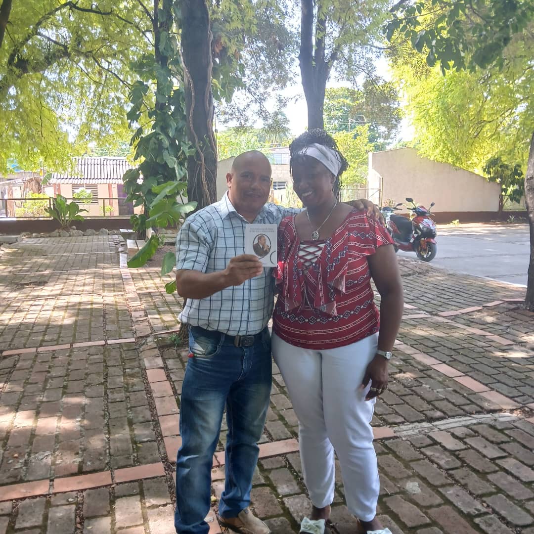 Intercambio con aniristas jiguaniceros acerca de los aportes de #FidelCastro a la Educaciòn. <a href="/naimatrujillob/">Naima Ariatne Trujillo Barreto</a> <a href="/ortiz_uriarte/">Manuel Abelardo Ortiz Uriarte</a> <a href="/Marlen31443761/">Marlen Triana Mederos 🌷</a>