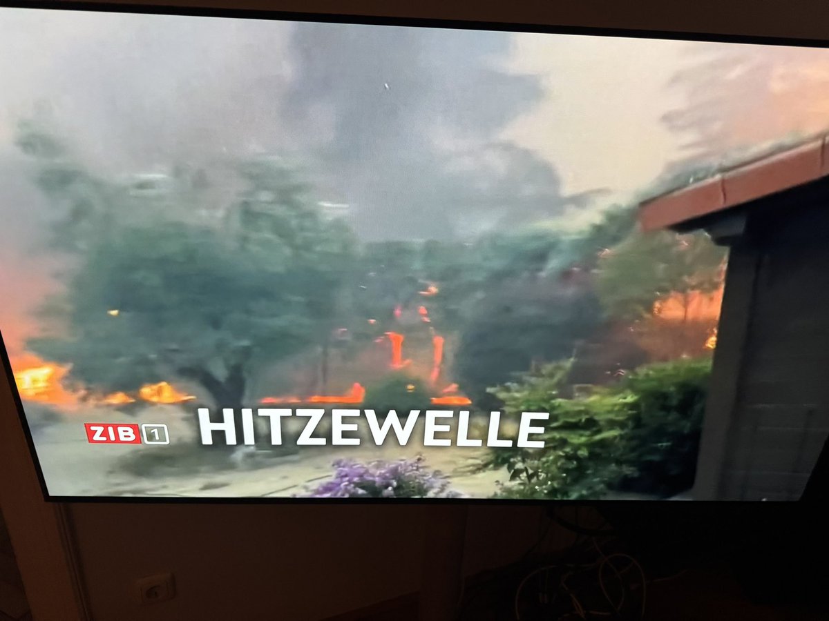 WSimonitsch's tweet photo. diese Einfallslosigkeit der #ZIB1, tagtäglich über Hitzewellen irgendwo an vorderster Stelle zu berichten und auch zu behaupten, bei uns sei es heiß, ist schon schwer auszuhalten. #redundanz @ORF https://t.co/aikawBpRjw