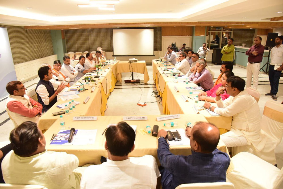 आज लखनऊ में श्री राजेन्द्र अग्रवाल जी, पूर्व सांसद एवं संयोजक, फ्रेंड्स ऑफ एमएसएमईज़ इन पार्लियामेंट, तथा डॉ. नीरज बोरा जी, विधायक (लखनऊ उत्तर) एवं संयोजक, फ्रेंड्स ऑफ एमएसएमईज़ इन यूपी विधानसभा, के साथ ‘संवाद – Dialogue with MSMEs’ में सहभागिता की।

एमएसएमई की चुनौतियों और
