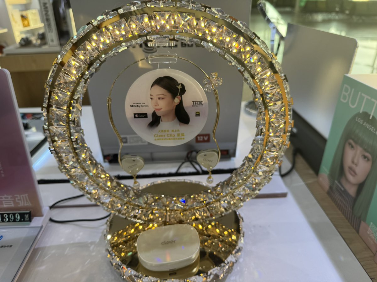 smartphonesfans's tweet image. Cleer ClipStar Looping, A Luxury Earrings Inspired Deisgned Earbuds Hands On. #cleer #ows #tws