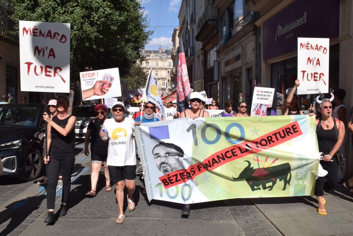 BÉZIERS - Mobilisation anicorrida pendant la feria de Béziers #beziers ift.tt/xqiweIa