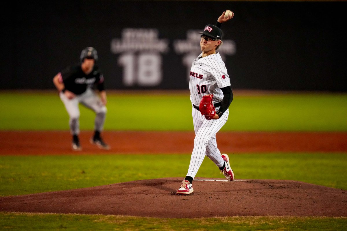 𝗣𝗛𝗢𝗧𝗢 𝗔𝗥𝗖𝗛𝗜𝗩𝗘𝗦: 2.24.2025

Hustlin’ Rebels storm back for a 7-6 victory against No. 23 Cincinnati 🙌

#BEaREBEL