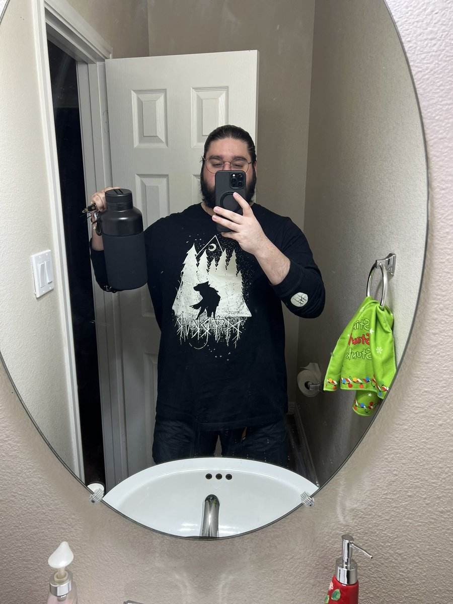 ilyrusty's tweet image. After years of struggling with depression, I decided to take control in December 2024. Since then, I've lost 54 pounds and crushed my gym goals with no gimmicks just the desire to be a better version of myself. Still got a way to go, but I'm stoked about my progress!