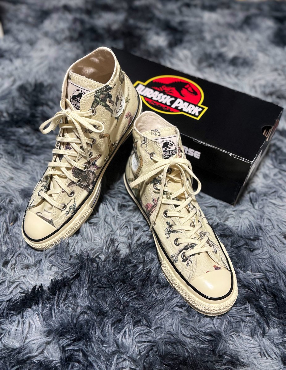 _yu_nyi_'s tweet photo. 𝟐𝟎𝟐𝟓.𝟖.𝟏𝟑 誕生日迎えました🎂🎈

自分へのプレゼントで
CONVERSE × JURASSIC PARKコラボに
一目惚れしてしまって買っちゃった🤭ʬʬ

これからも自分らしく楽しい日々
過ごしていけたらなと思います(๑•̀ㅁ•́ฅ🔥

今年も盆休みはなく疲労困憊やけど
暑さに耐えながら頑張ってきまーす✊🏽☀️ https://t.co/ZNz1c6HayO