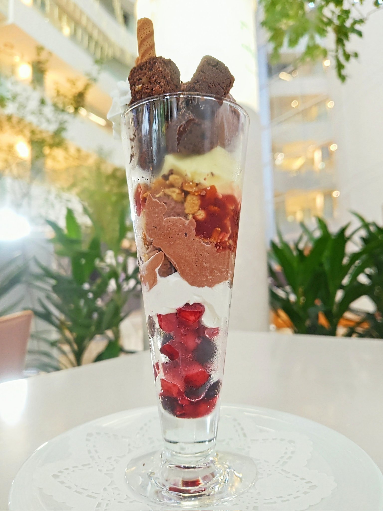 BURTON - チョコパフェ Re:17 桃とペルーカカオの夏のビーントゥバーチョコレートパフェ