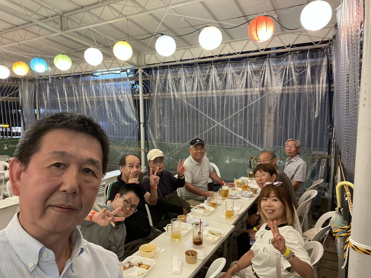 mips_pc_salon's tweet photo. 昨夜は教室の親睦会でビアガーデンいきました。楽しく皆さんと盛り上がりました。 https://t.co/7v9MVSCV5O