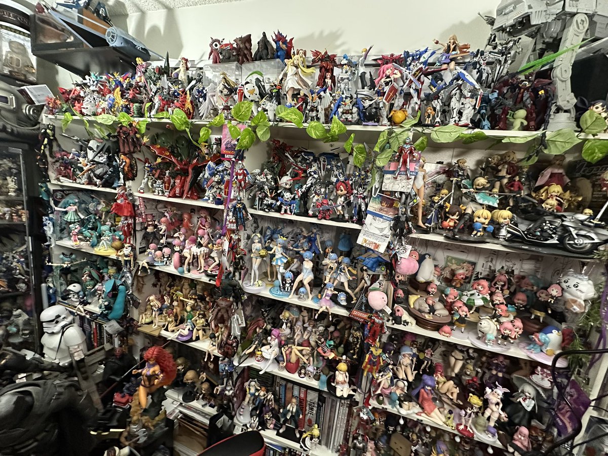 SykoeEnt's tweet photo. My stuff!
#animeroom #otaku #OtakuMood #anime #weeb #comics #ACTIONFIGURES #animefigures #Pokemon #gundam #McfarlaneToys #otaking https://t.co/POtxBwsU2x
