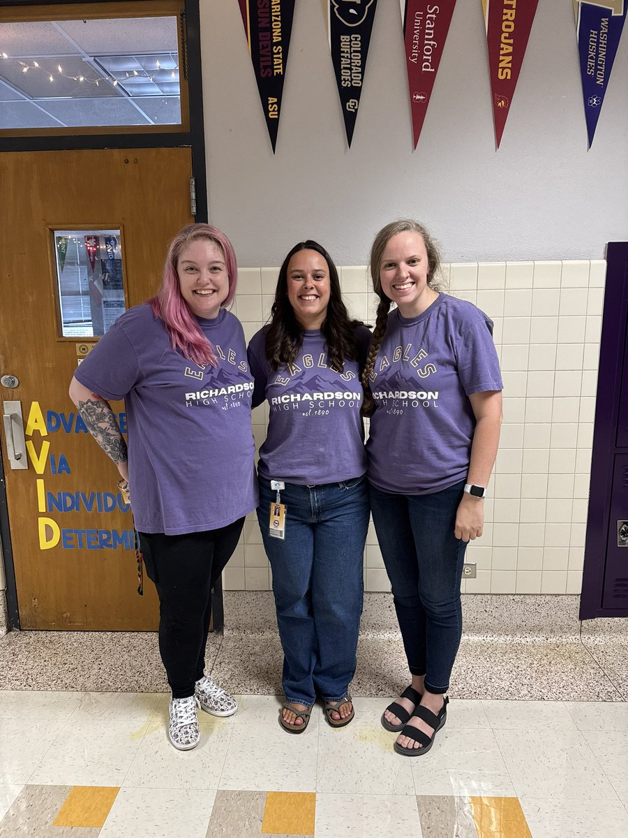 Sara Korotkow (@mskmath) on Twitter photo A happy first day in RHS C-hall! (Moments before the giant downpour outside!!) #RISDfirstday #EaglesElevate <a href="/RHS_Spotlight/">RHS*SpotLight</a> A happy first day in RHS C-hall! (Moments before the giant downpour outside!!) #RISDfirstday #EaglesElevate <a href="/RHS_Spotlight/">RHS*SpotLight</a>