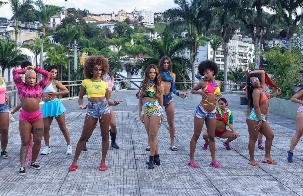 ARIPRENSA_'s tweet photo. - A cantora @LexaOficial é destaque no site @gshow ensaiando a coreografia do seu novo funk "É Arte" para bailarinos de projeto social.
Confira!

https://t.co/2GTJl1migF

#TimeAriprensa #LexaAriprensa #Ariprensa #Lexa https://t.co/24UXQIHGYx