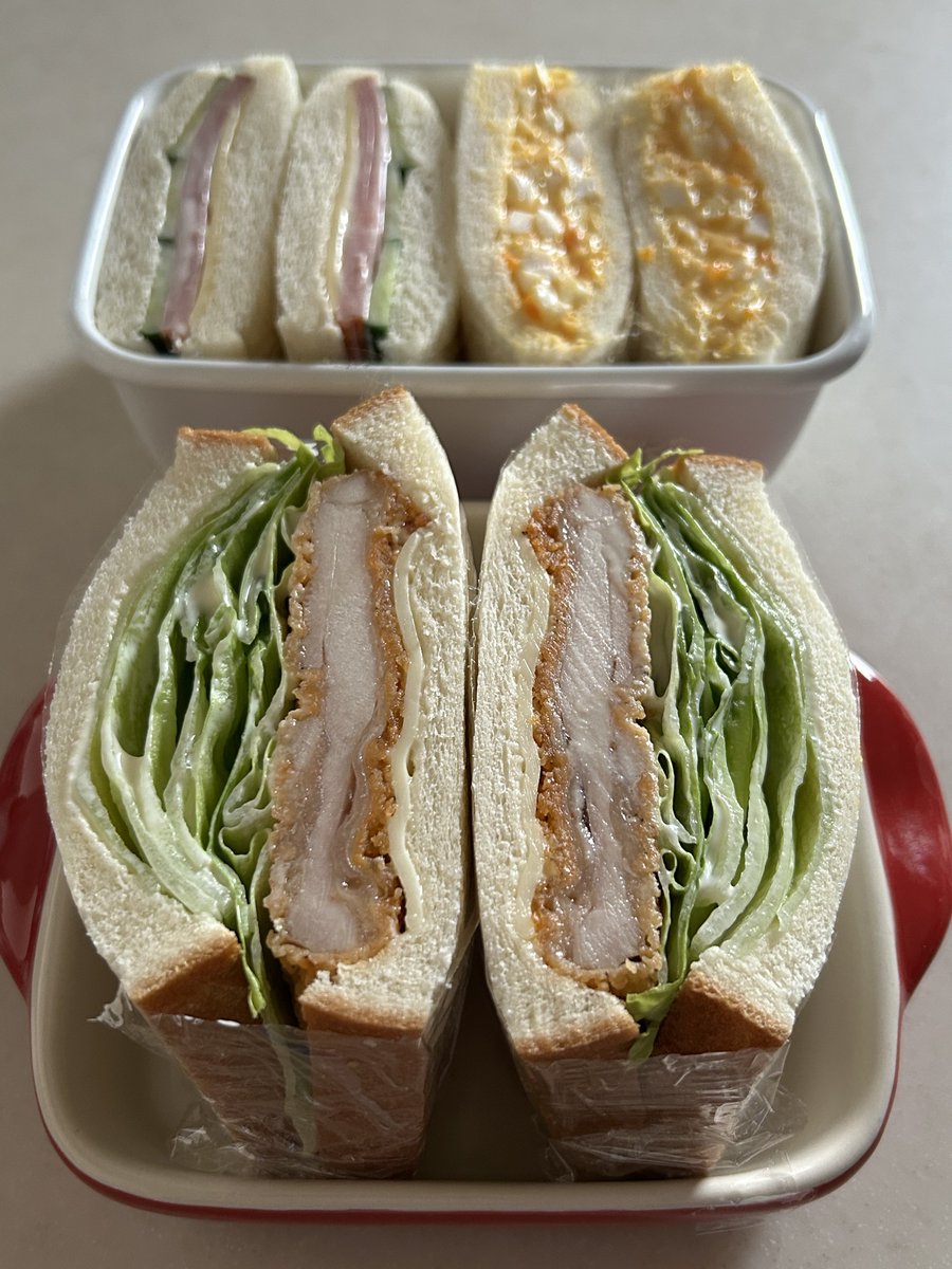 ファミチキレタスチーズサンド
レタスとマヨたっぷりなのがポイントです