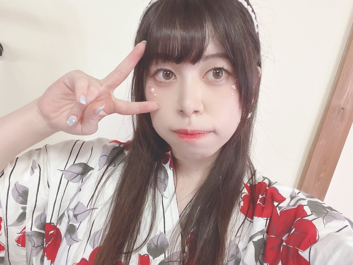 おはみんとう〜〜☁️

今日絶対に前髪切る！！！！

きょうつよ❕