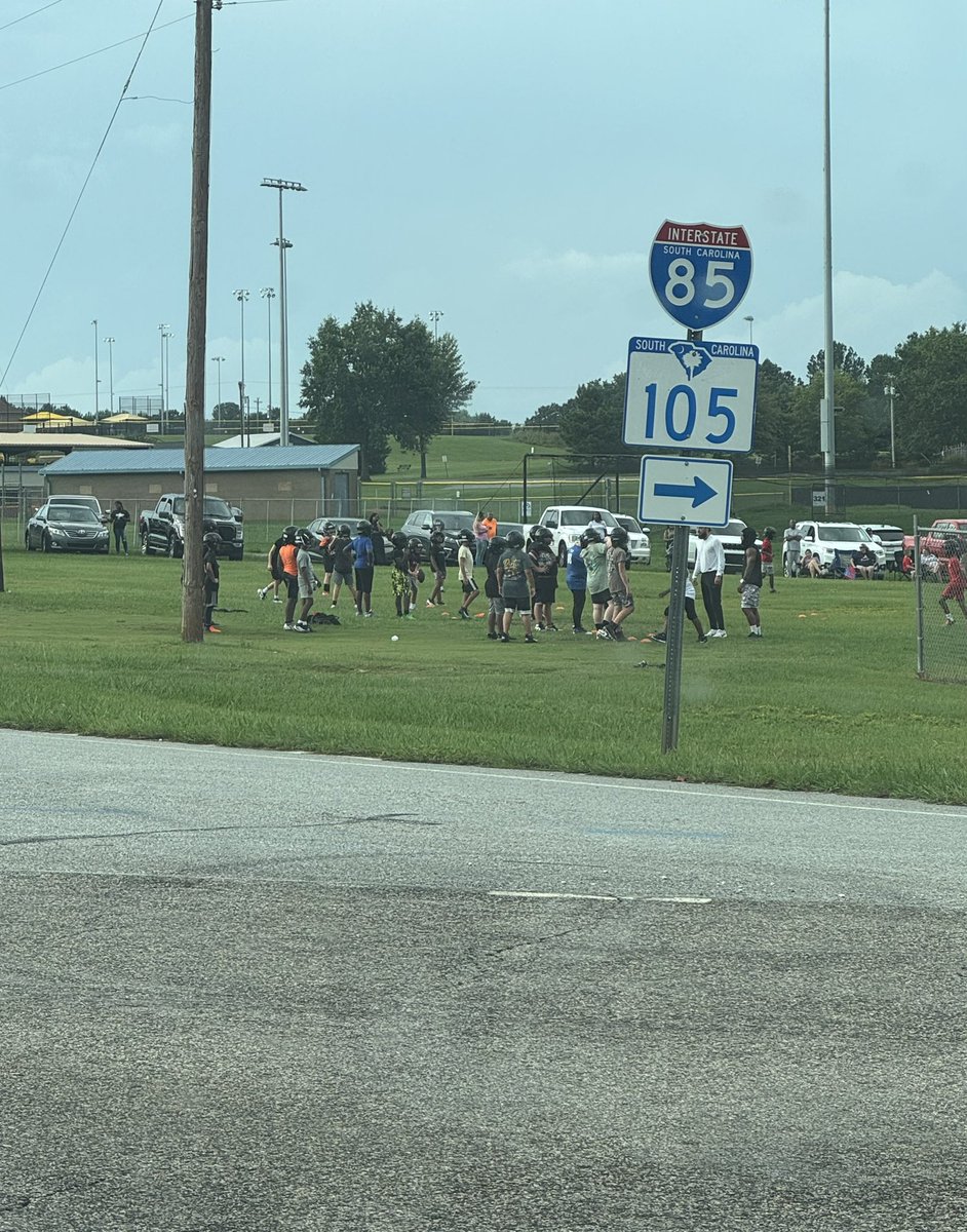 On way home, pass League practice and thought, I hope the guys don't take this season for granted, they were once just like these kids, time flies and you only get one chance together to have a 2025 Football Season make it special #Chasing19