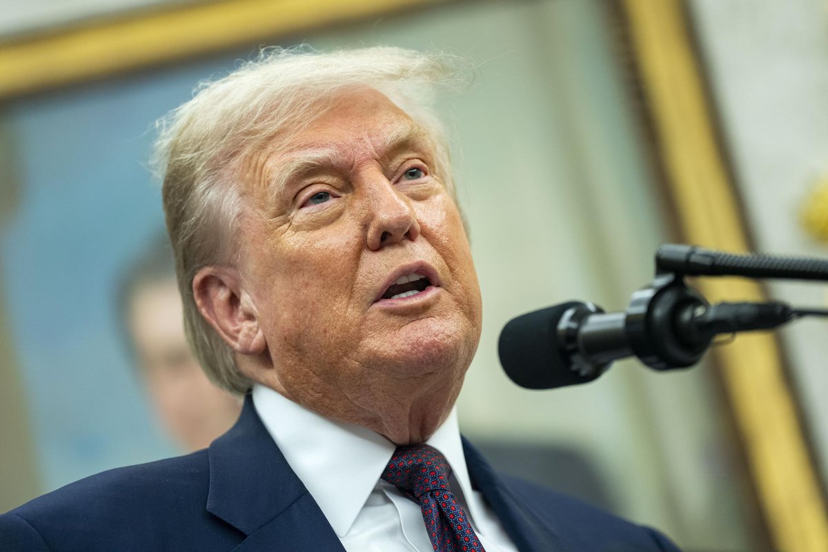 #LasDosCarasDeLaMoneda Trump ha firmado una orden ejecutiva autorizando el uso de fuerzas armadas contra organizaciones designadas como terroristas, lo cual ha planteado la posibilidad de una incursión militar en nuestro territorio. ✍️ <a href="/EZeronG/">Eduardo Zerón García</a> #OpiniónLSR lasillarota.com/opinion/column…