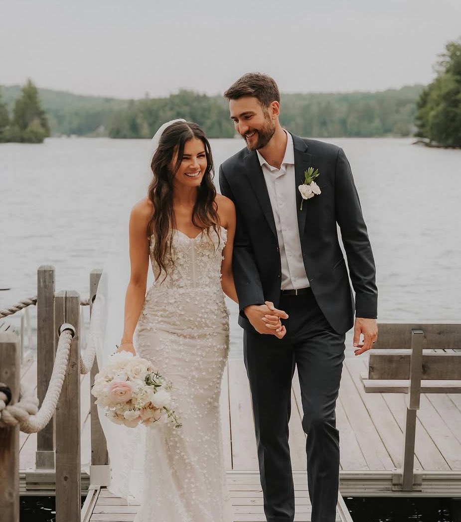 Leafslatest's tweet image. Big congrats to new Leaf Nic Roy! 💙🍾

— Nicoroy55 / IG

#LeafsForever