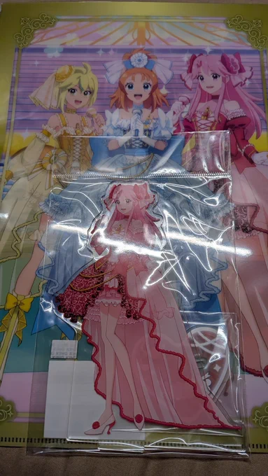 かがり生誕祭は祝えなかったけど、お台場でアクスタとクリアファイルだけ買ってきた。