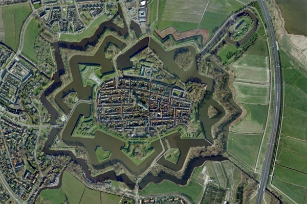 250 years ago, Earth had a unified network of fortresses, arranged in the shape of perfect stars. Exactly identical, as if there were a single blueprint, as if the architecture was uniform. And next to them, round lakes — not natural, but impressive, uniform craters.
